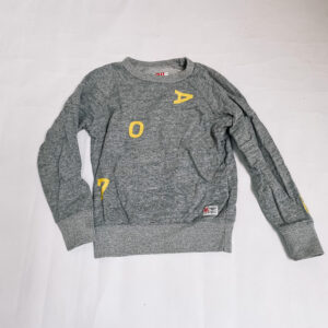 Grijze sweater letters AO76 8jr