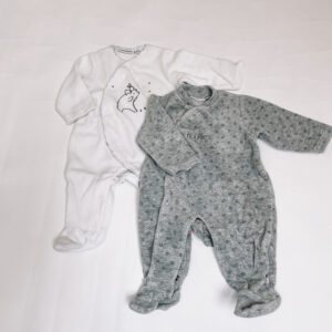 2x fluwelen pyjama met voetjes grijs/wit Noukie’s  1m / 56