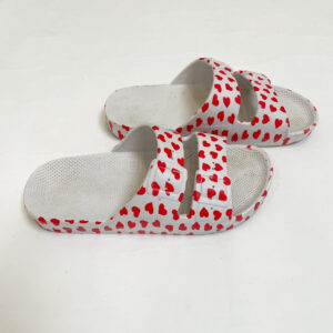 Slippers hearts Freedom Moses maat 32/33