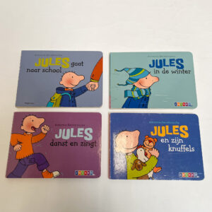 4x kartonnen boekje Jules en zijn knuffels – in de winter – gaat naar school – danst en zingt