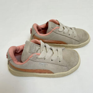 Sneakers pink details Puma maat 25